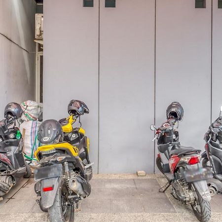 ホテル レッドドアーズ ニア スラバヤ ズー エクステリア 写真